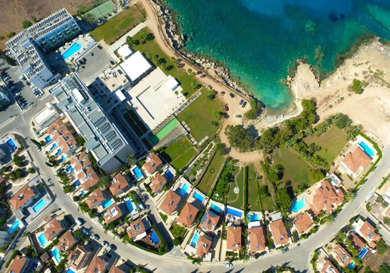 Lucile - Coralli Beachfront Apartment Паралимни Экстерьер фото